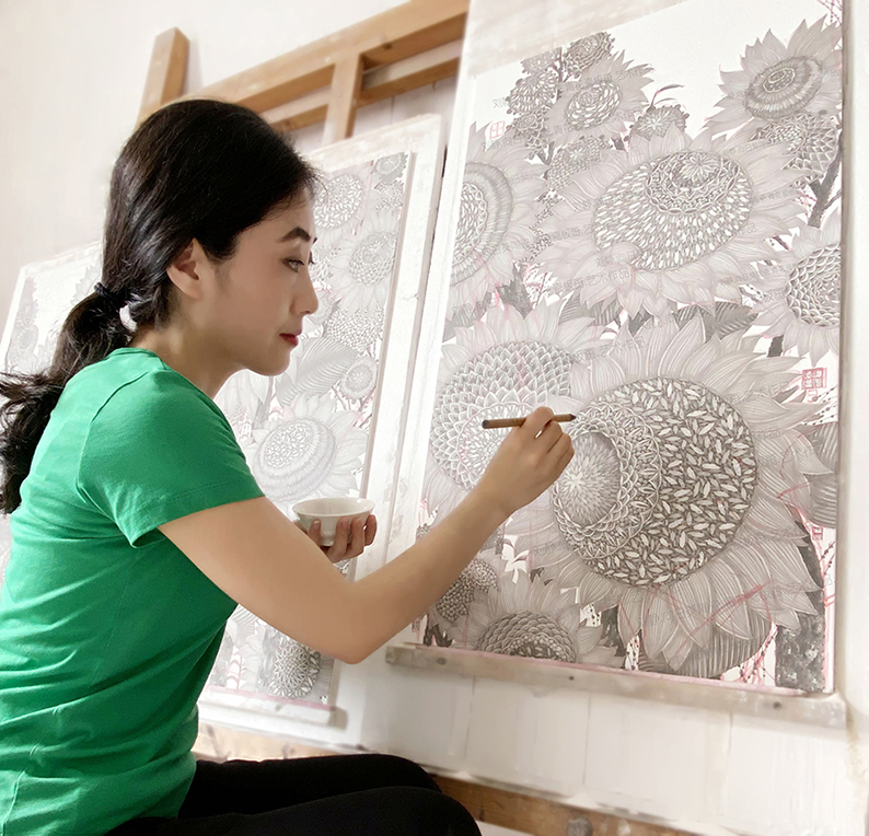 《向日葵》陶瓷.青花瓷板画系列.刘静.景德镇制.作品自述.（图ZMTQ4ODkwODA=） - 资讯 - 站酷设计师刘静陶瓷艺术原创素材 - 站酷ZCOOL