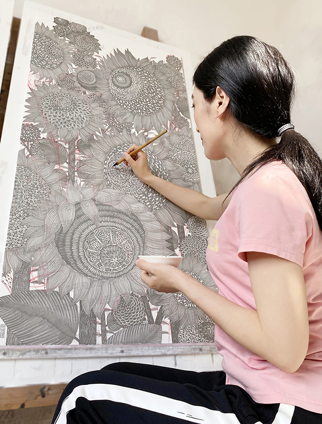 《向日葵》陶瓷.青花瓷板画系列.刘静.景德镇制.作品自述.（图ZMTQ4ODkxMTI=） - 资讯 - 站酷设计师刘静陶瓷艺术原创素材 - 站酷ZCOOL