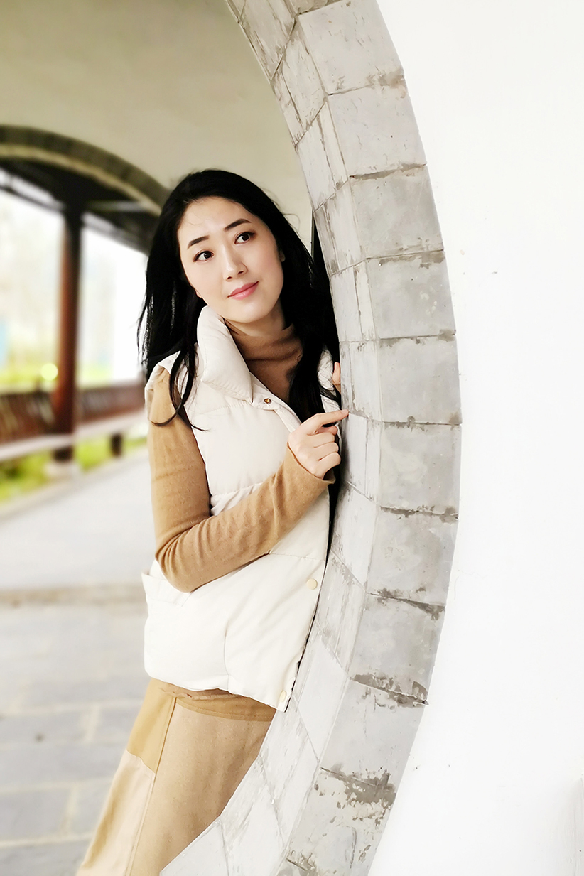 《向日葵》陶瓷.青花瓷板画系列.刘静.景德镇制.作品自述.（图ZMTQ4ODkxNDg=） - 资讯 - 站酷设计师刘静陶瓷艺术原创素材 - 站酷ZCOOL