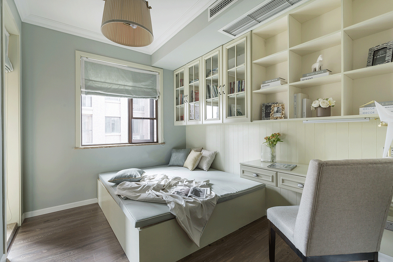 大面积的窗户引入自然光,使居住环境更明亮