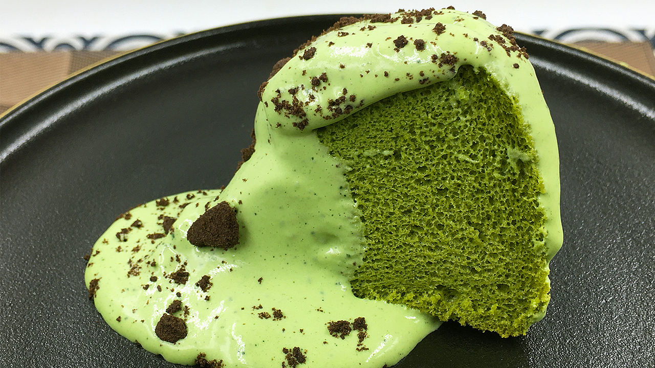 抹茶爆浆蛋糕，浓情抹茶，爆浆倾心，一口满足。