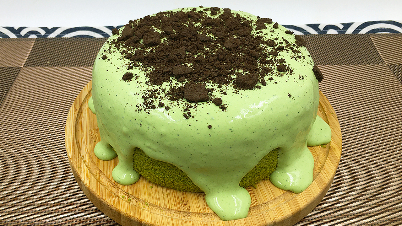 抹茶爆浆蛋糕，浓情抹茶，爆浆倾心，一口满足。