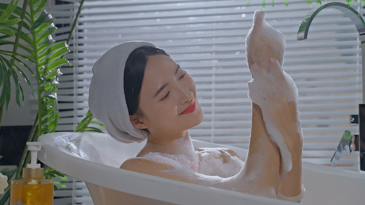 完美 ｜荟新香氛滋润沐浴露（图ZMzc2MTkxNTgw） - 短片 - 站酷设计师Kawai1022原创素材 - 站酷ZCOOL