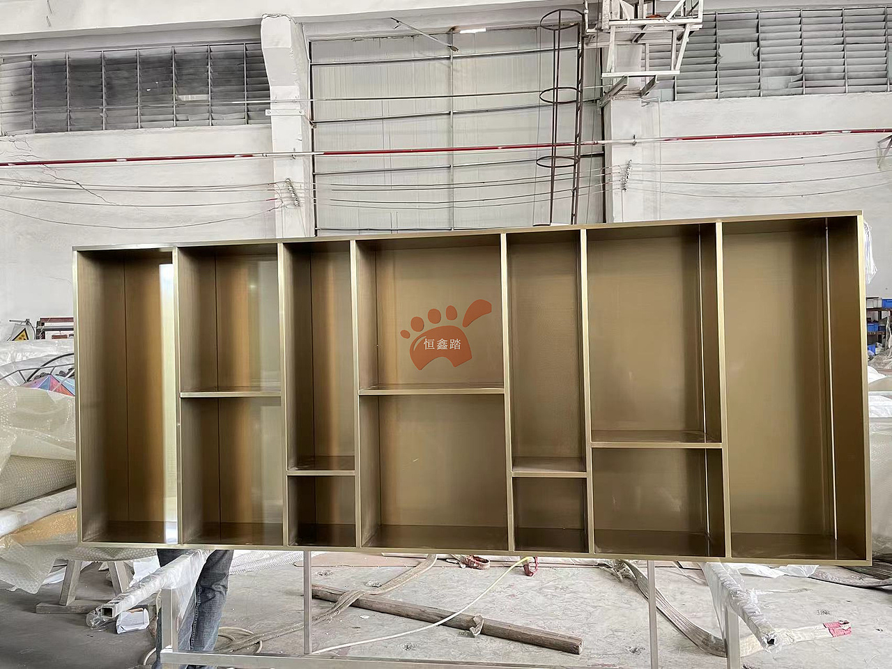 拉丝钛金不锈钢壁龛、发光不锈钢壁柜生产厂家