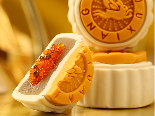 爆珠鱼子酱纯白莲蓉月饼