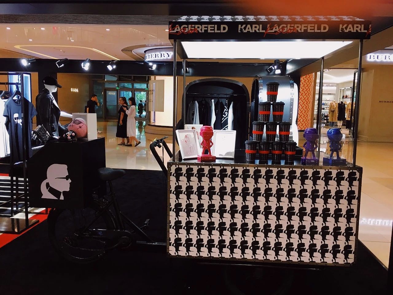 KARL LAGERFELD X KAIA POP UP Store