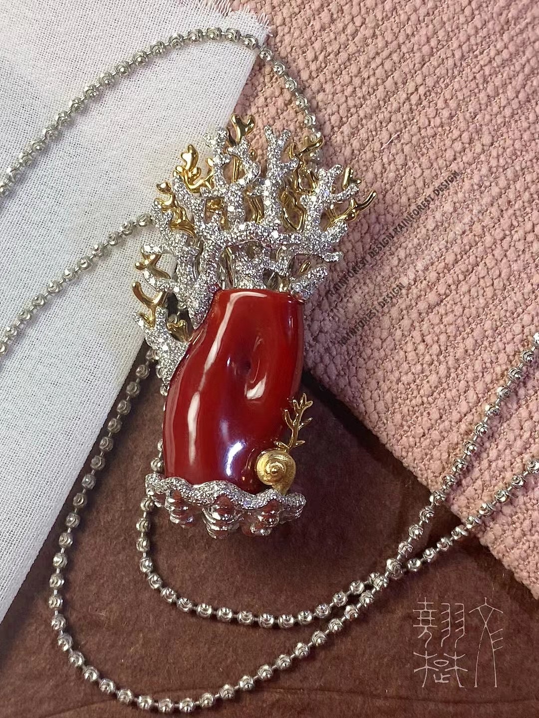 胸针设计-塑料项链胸针