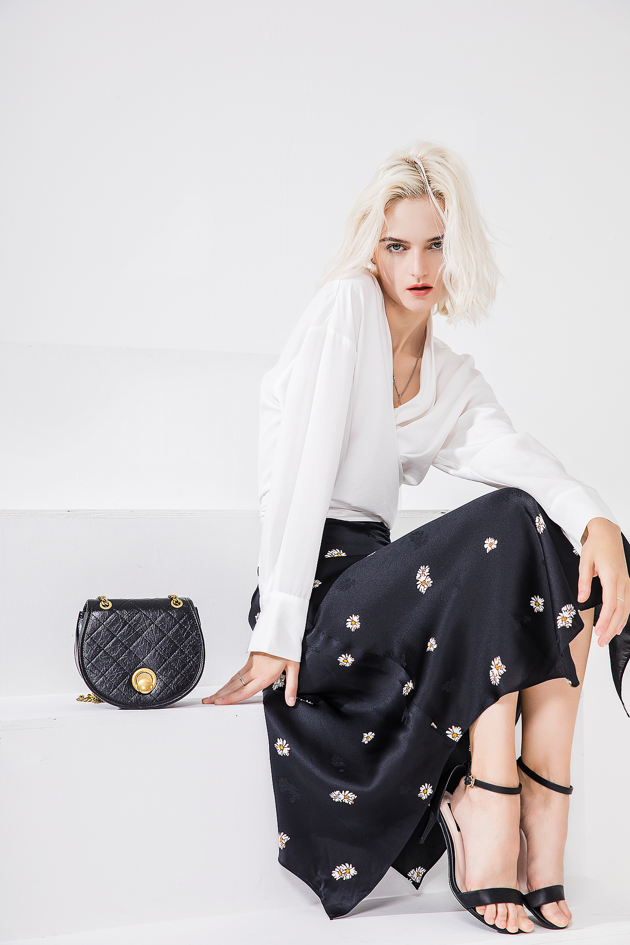 电商拍摄 | 时尚女包（图ZMzc2NDgyNDY4） - 人像摄影 - 站酷设计师八戒pigzhu原创素材 - 站酷ZCOOL