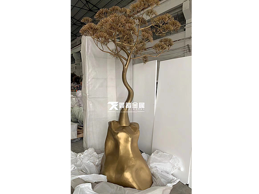 手工打造黄金松 金属迎客松雕塑摆件