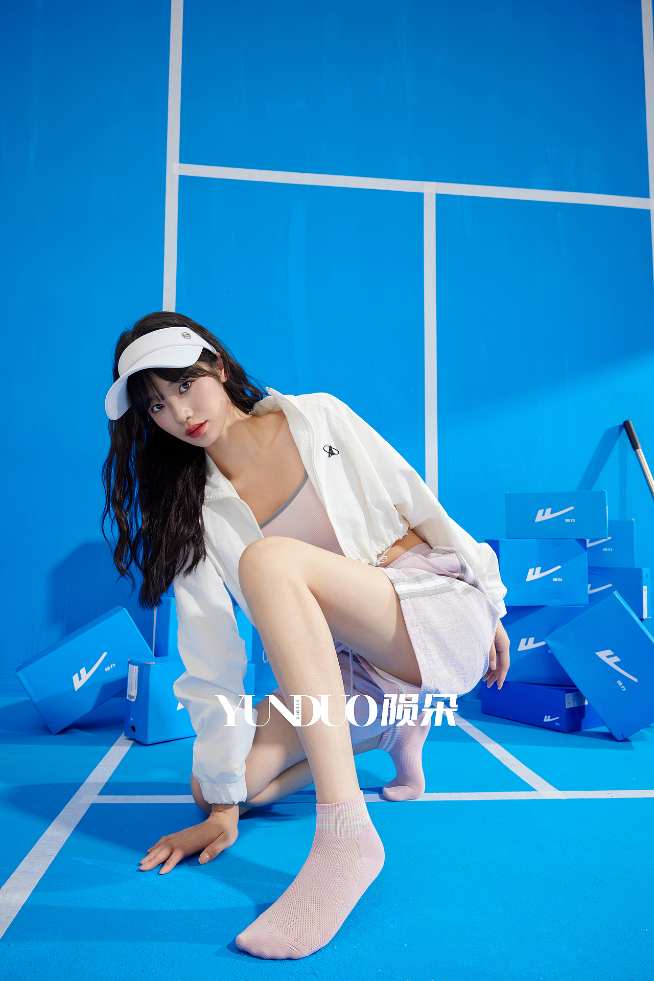 回力形象片拍摄 潮流运动袜情侣袜创意拍摄案例