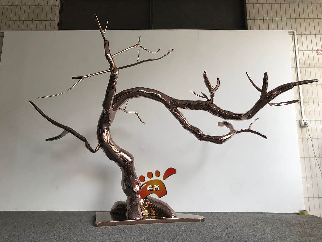 镜面玫瑰金不锈钢树枝雕塑 不锈钢迎客松树干