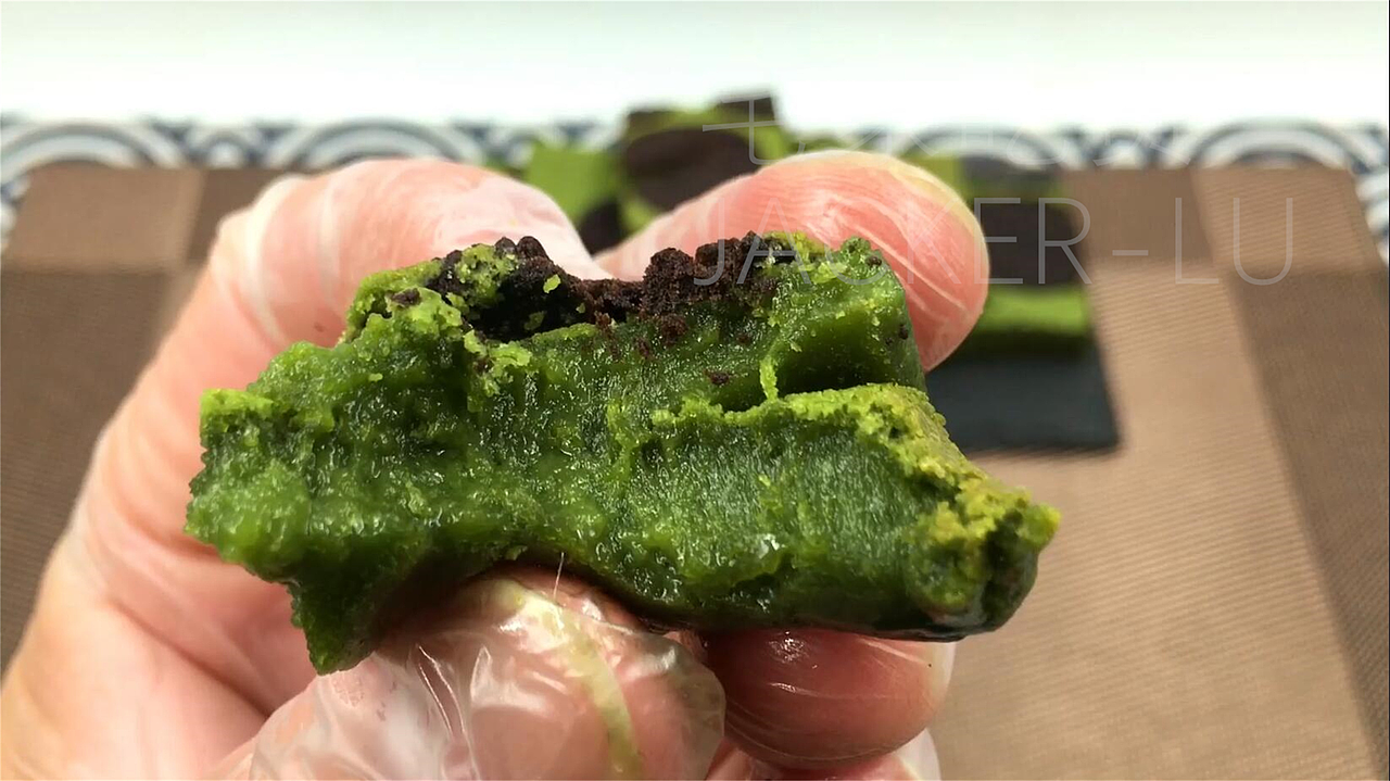 抹茶麻薯布朗尼，麻薯Q弹与抹茶清香，带来咀嚼乐趣。