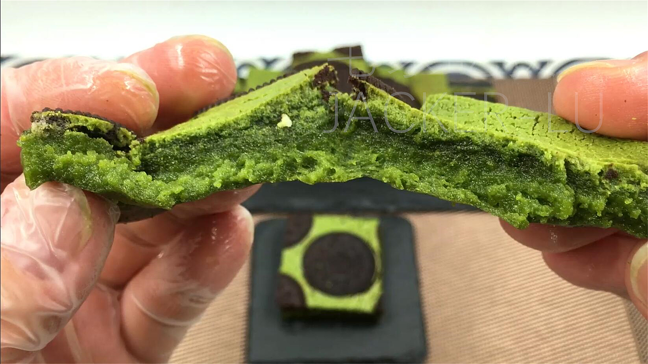 抹茶麻薯布朗尼，麻薯Q弹与抹茶清香，带来咀嚼乐趣。