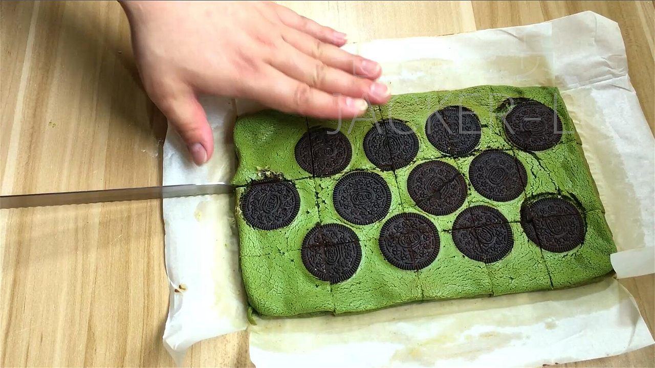 抹茶麻薯布朗尼，麻薯Q弹与抹茶清香，带来咀嚼乐趣。