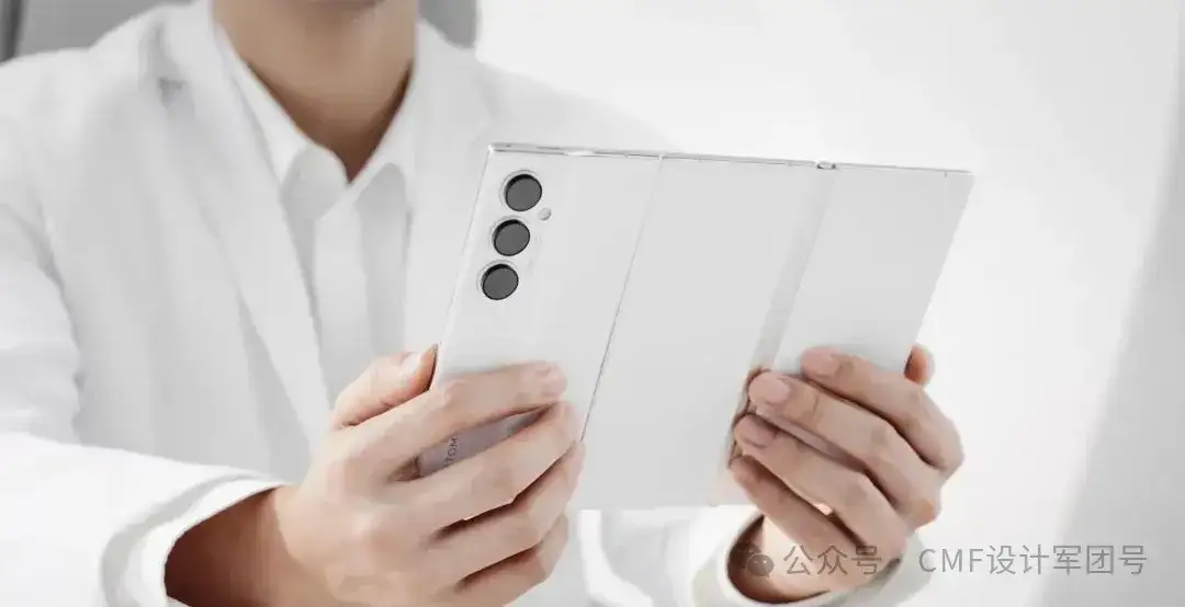 传音TECNO推出全新三折概念手机,设计欣赏