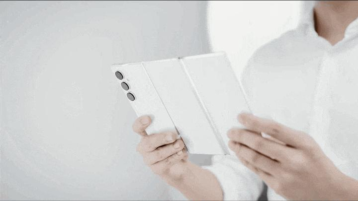 传音TECNO推出全新三折概念手机,设计欣赏