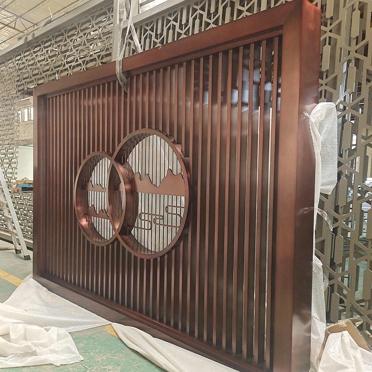 不锈钢屏风:勾勒空间艺术的灵动笔触