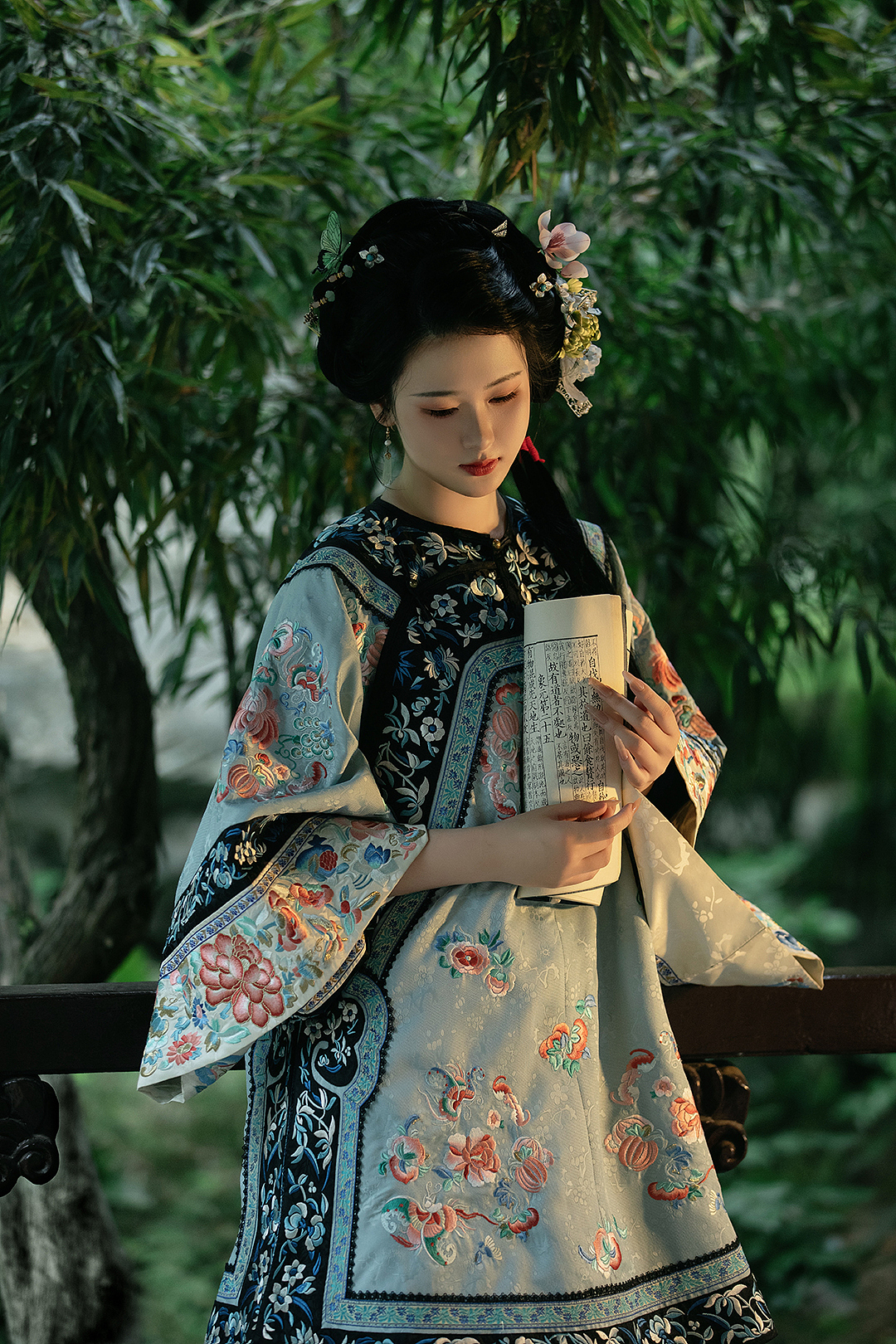 “怎么转身又是一阵心痛...”（图ZMzc2Njc5Nzgw） - 人像摄影 - 站酷设计师路尘谨制原创素材 - 站酷ZCOOL