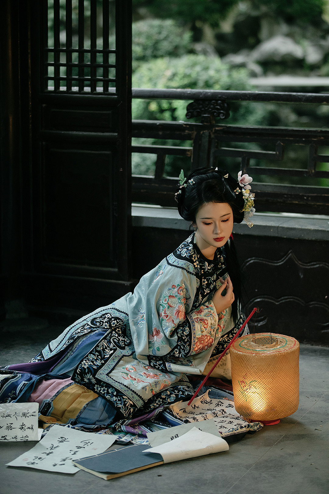 “怎么转身又是一阵心痛...”（图ZMzc2Njc5ODA0） - 人像摄影 - 站酷设计师路尘谨制原创素材 - 站酷ZCOOL