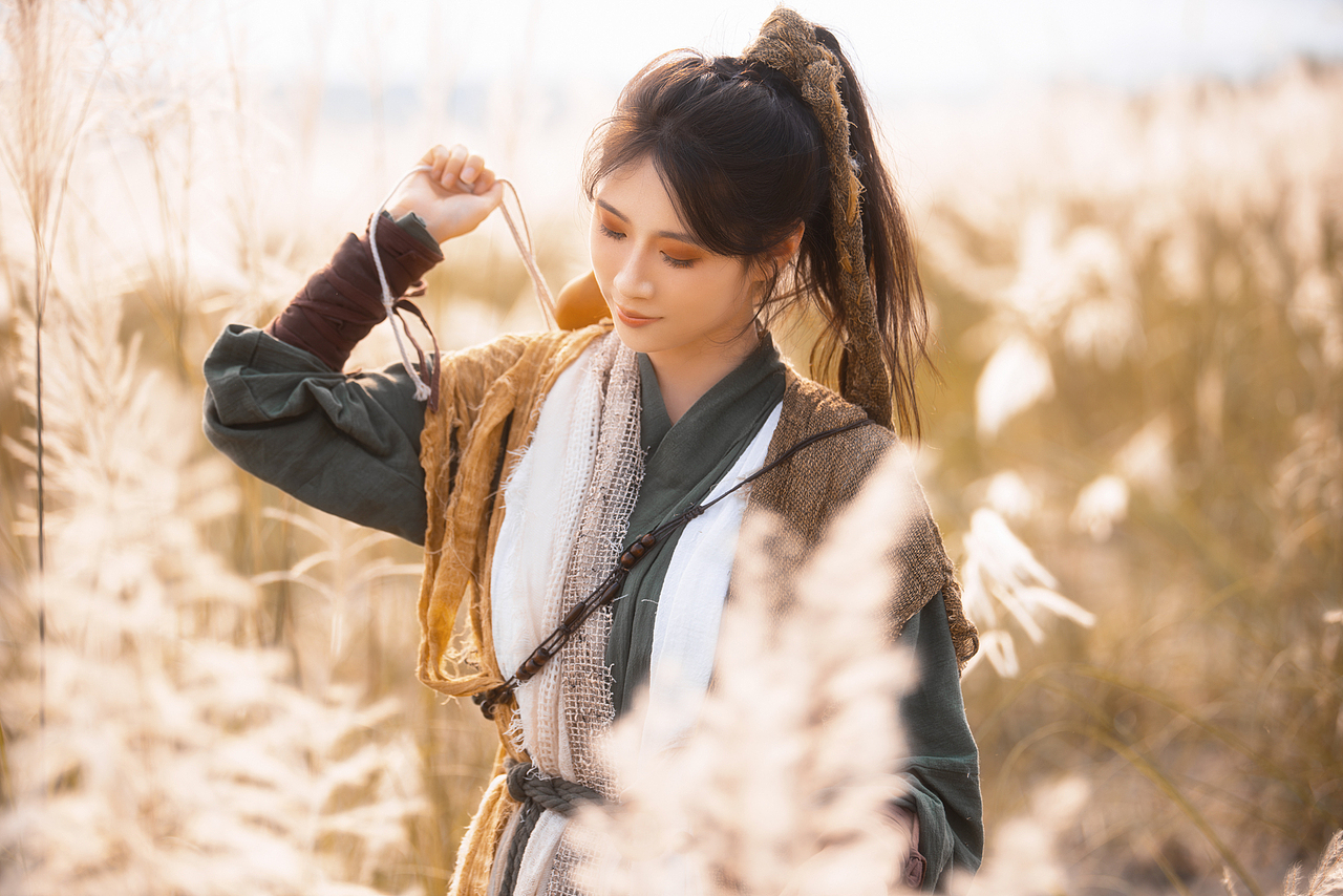 芦花行（图ZMzc2Njk4Mjk2） - 人像摄影 - 站酷设计师摄影师不可说原创素材 - 站酷ZCOOL
