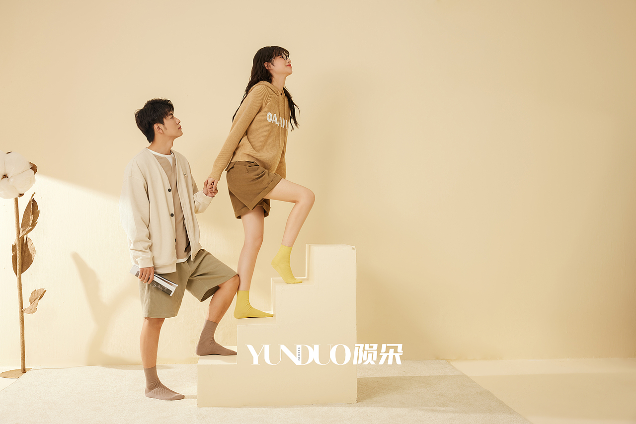 回力潮袜形象片拍摄 长袜堆堆袜拍摄案例