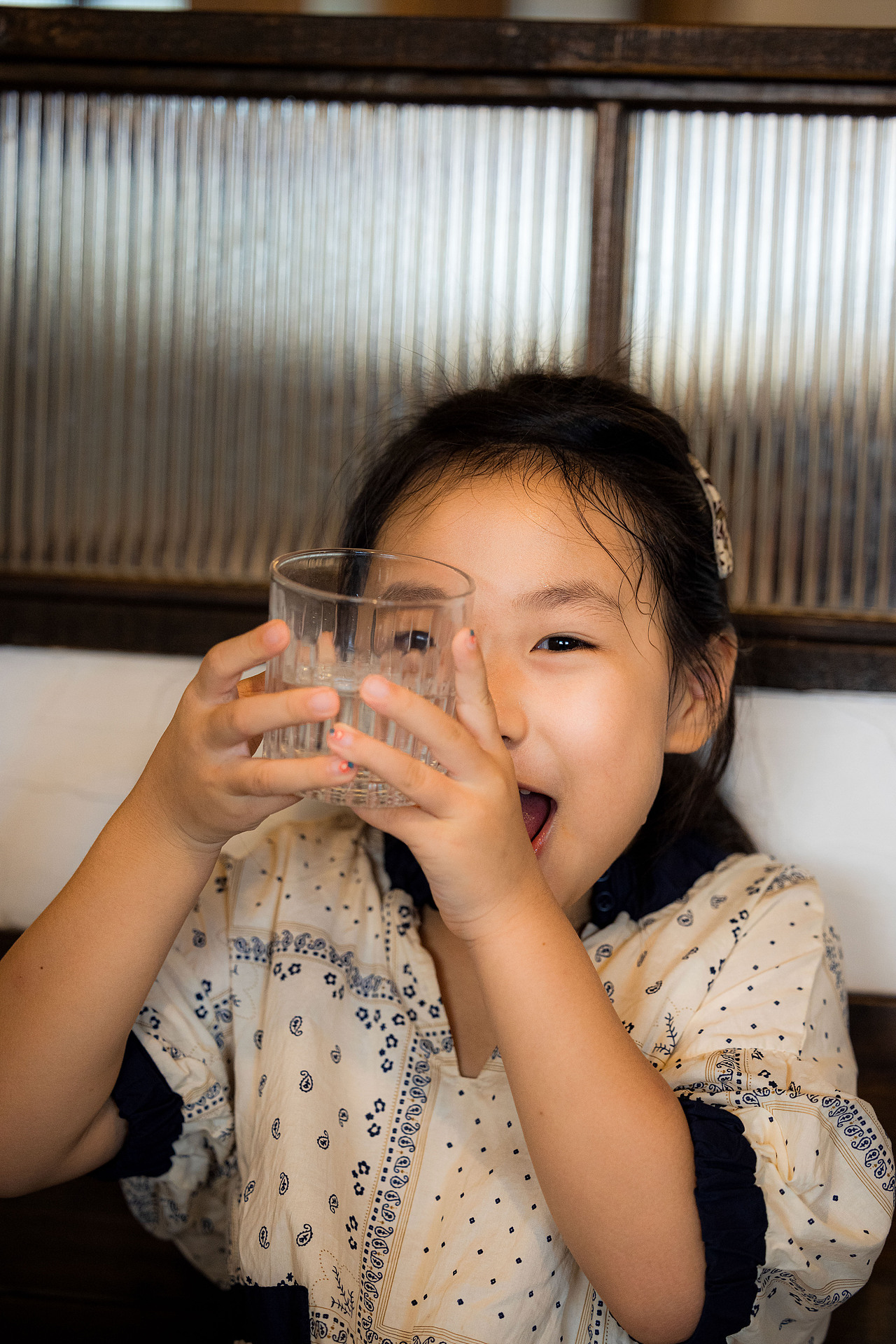 又吃炸鸡咯（图ZMzc2ODI0NDc2） - 人像摄影 - 站酷设计师九堡刘德华原创素材 - 站酷ZCOOL