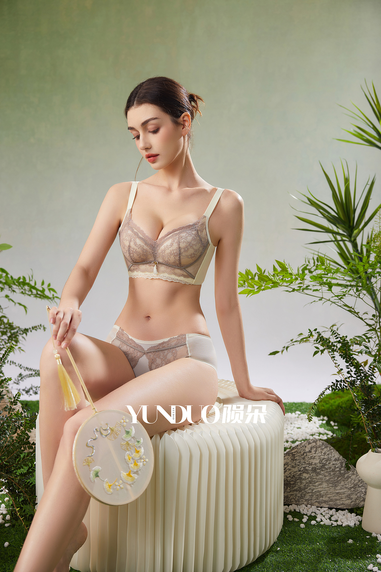 浪莎文胸形象片拍摄 内衣套装文胸拍摄案例分享