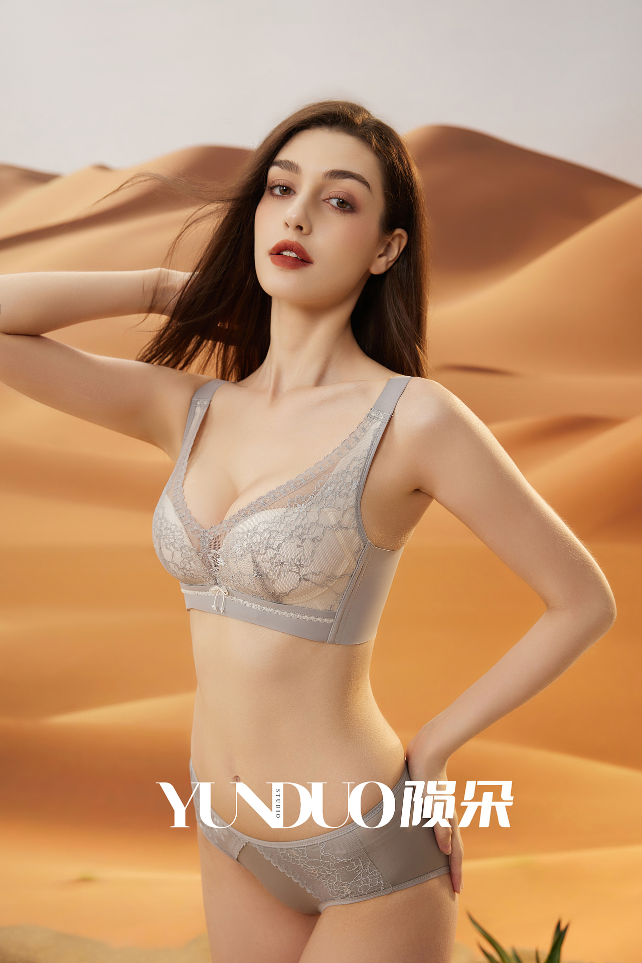 浪莎内衣 棚拍沙漠场景内衣套装文胸拍摄案例
