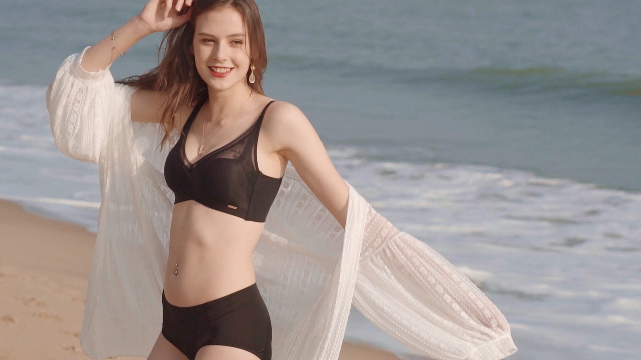 【汇诚】阳光夏日海边沙滩内衣（图ZMzc3MDYyNDE2） - 时尚/艺术摄影 - 站酷设计师Funview原创素材 - 站酷ZCOOL