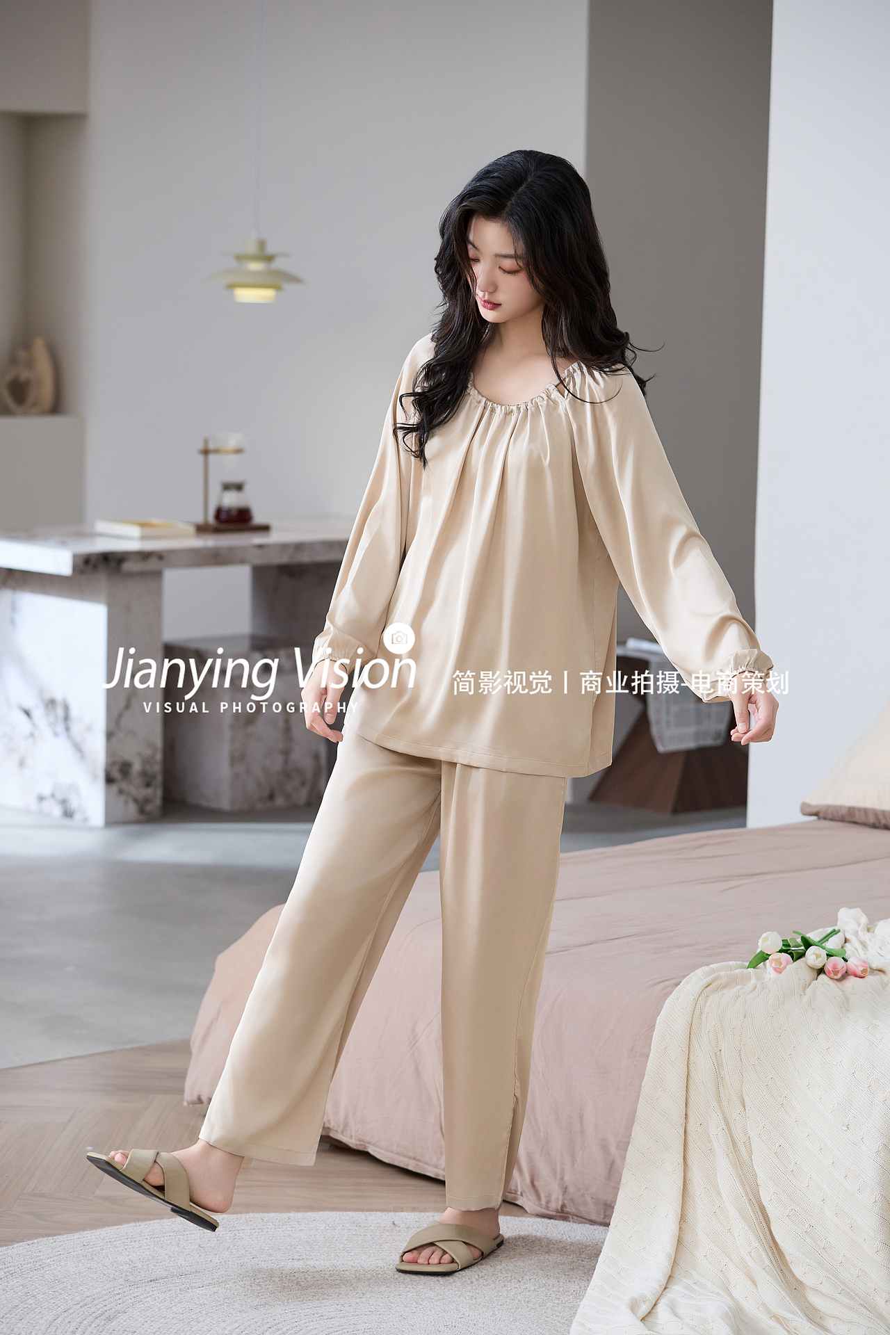 杭州女家居服摄影丨 睡衣摄影拍摄丨 广州女模🔥（图ZMzc3MDgxMzcy） - 人像摄影 - 站酷设计师简影视觉原创素材 - 站酷ZCOOL