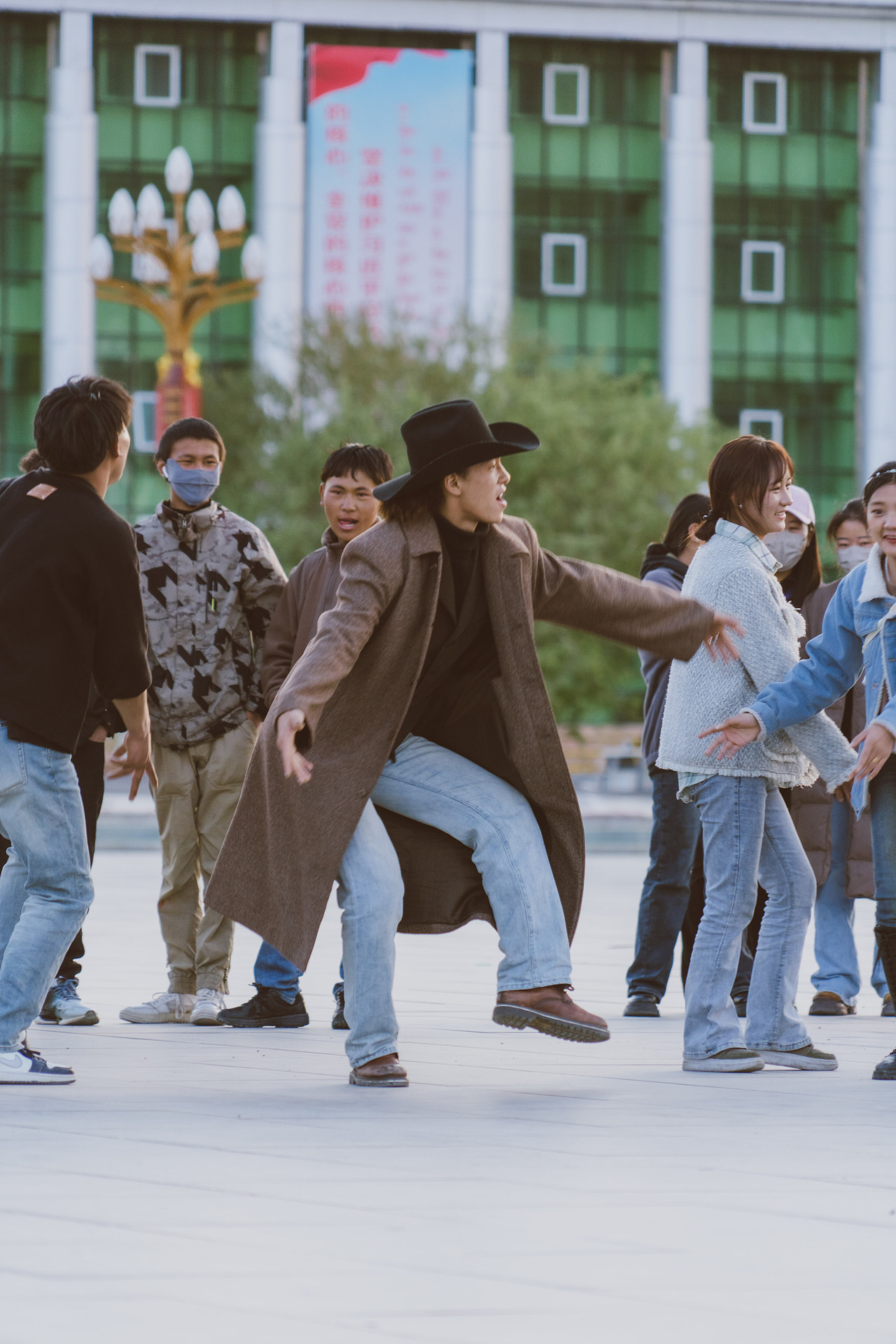 看一场锅庄舞。（图ZMzc3MDgzNzQ0） - 传统/民族服饰 - 站酷设计师北山羊原创素材 - 站酷ZCOOL