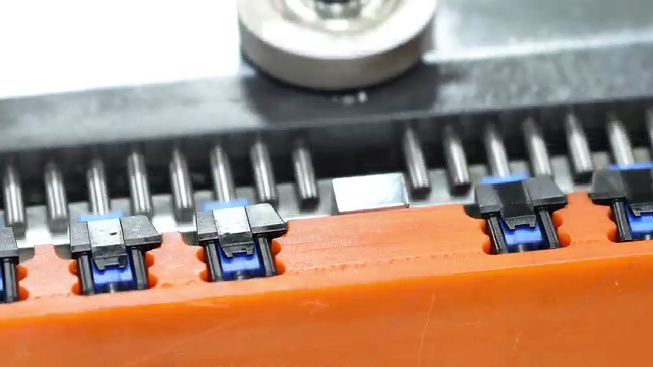 国货品牌双飞燕血手幽灵光轴键盘