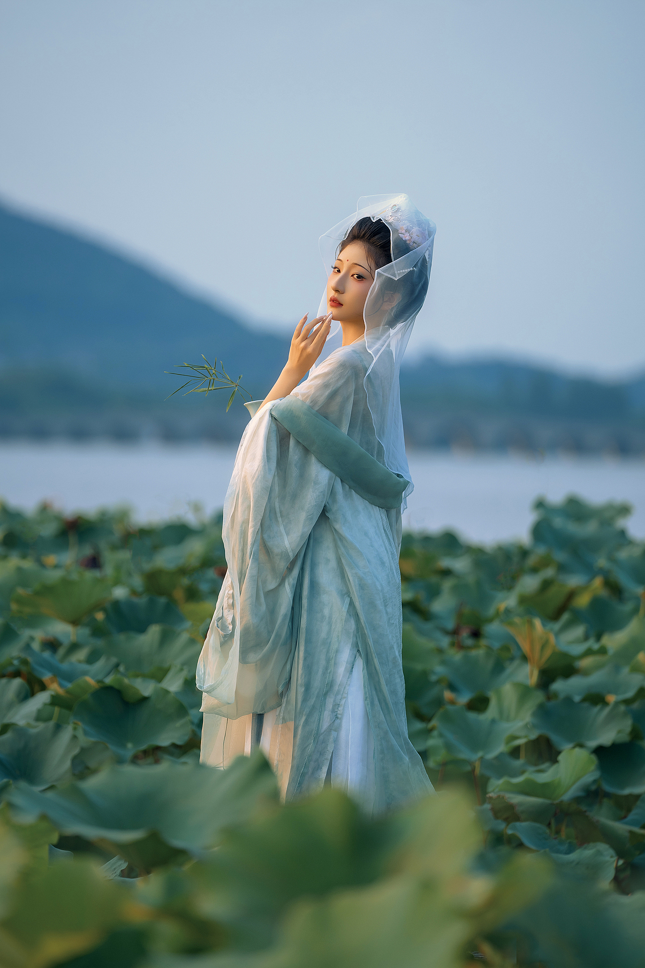 若不披上那衣裳，众生又怎知我尘缘已断，金海尽干（图ZMzc3MjM4NTYw） - 人像摄影 - 站酷设计师晓驷原创素材 - 站酷ZCOOL