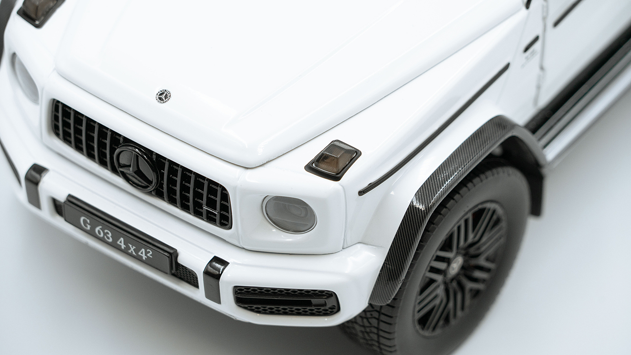 Mercedes-Benz G63 4×4² W464 1:18 iScale