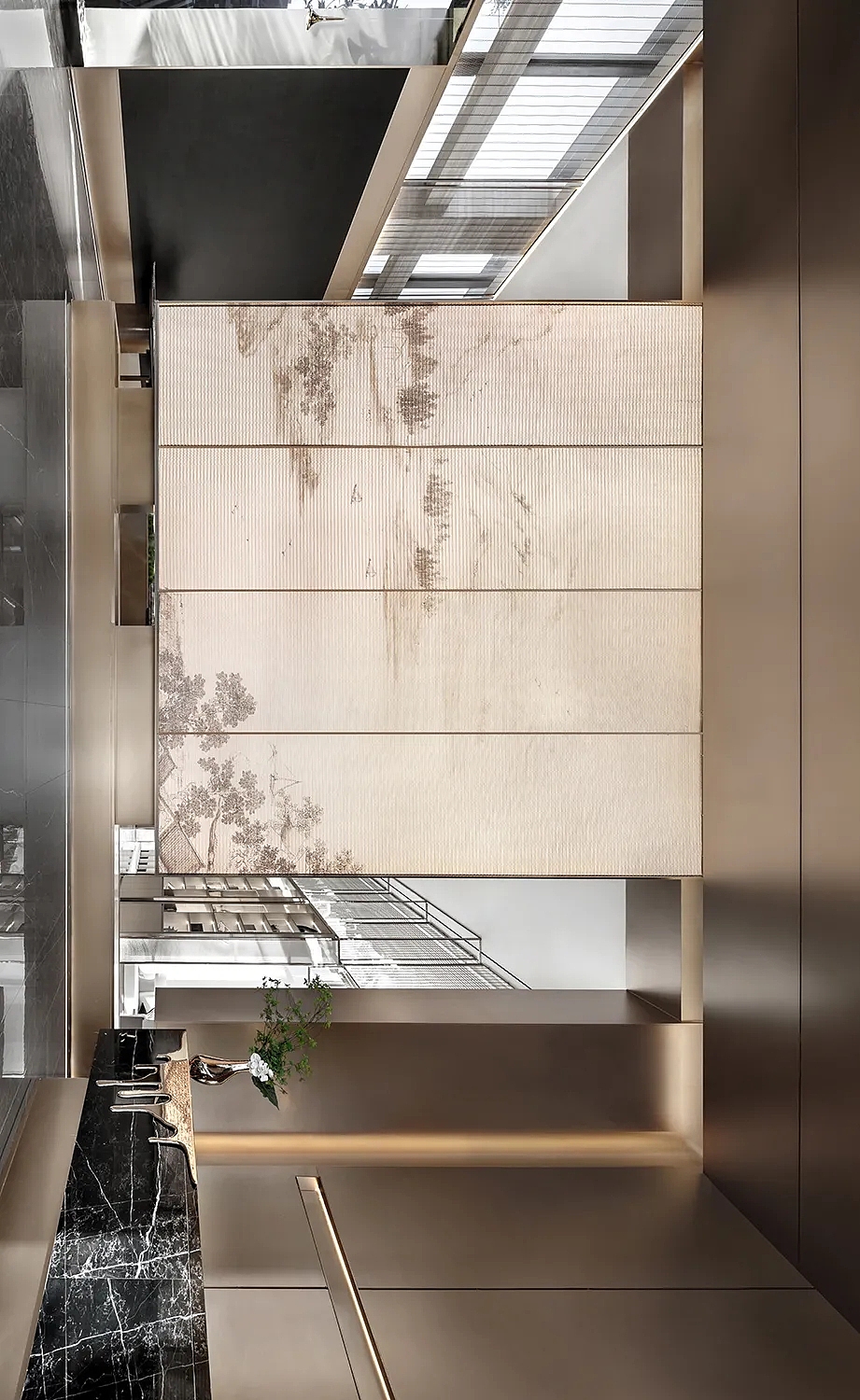 和景华宸/在水一方舟远行