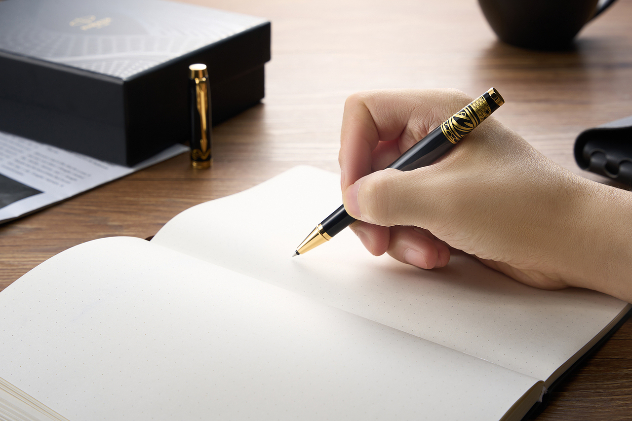 派克蛇年钢笔礼盒