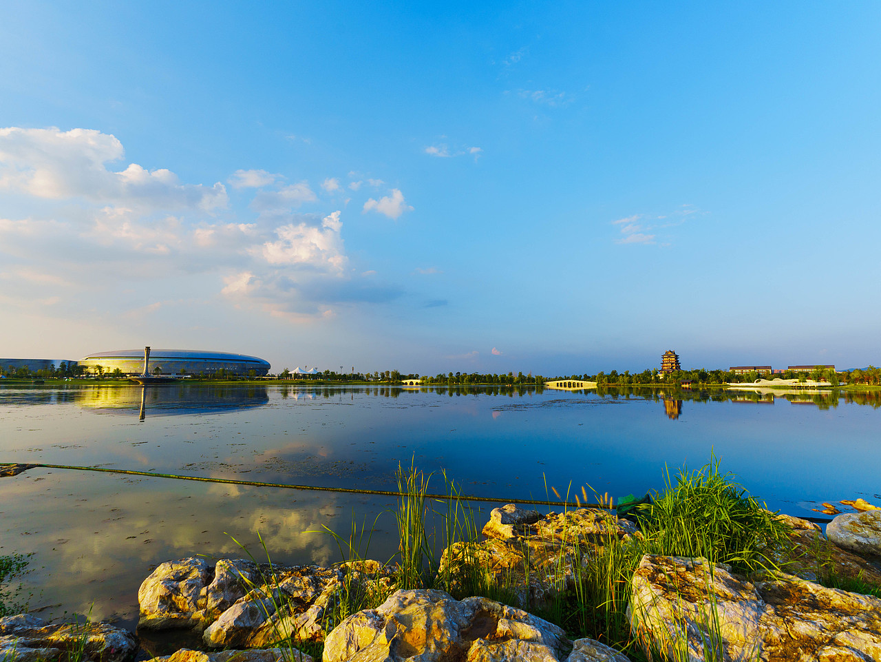 中秋昨夕,东安湖公园,夕阳如画。