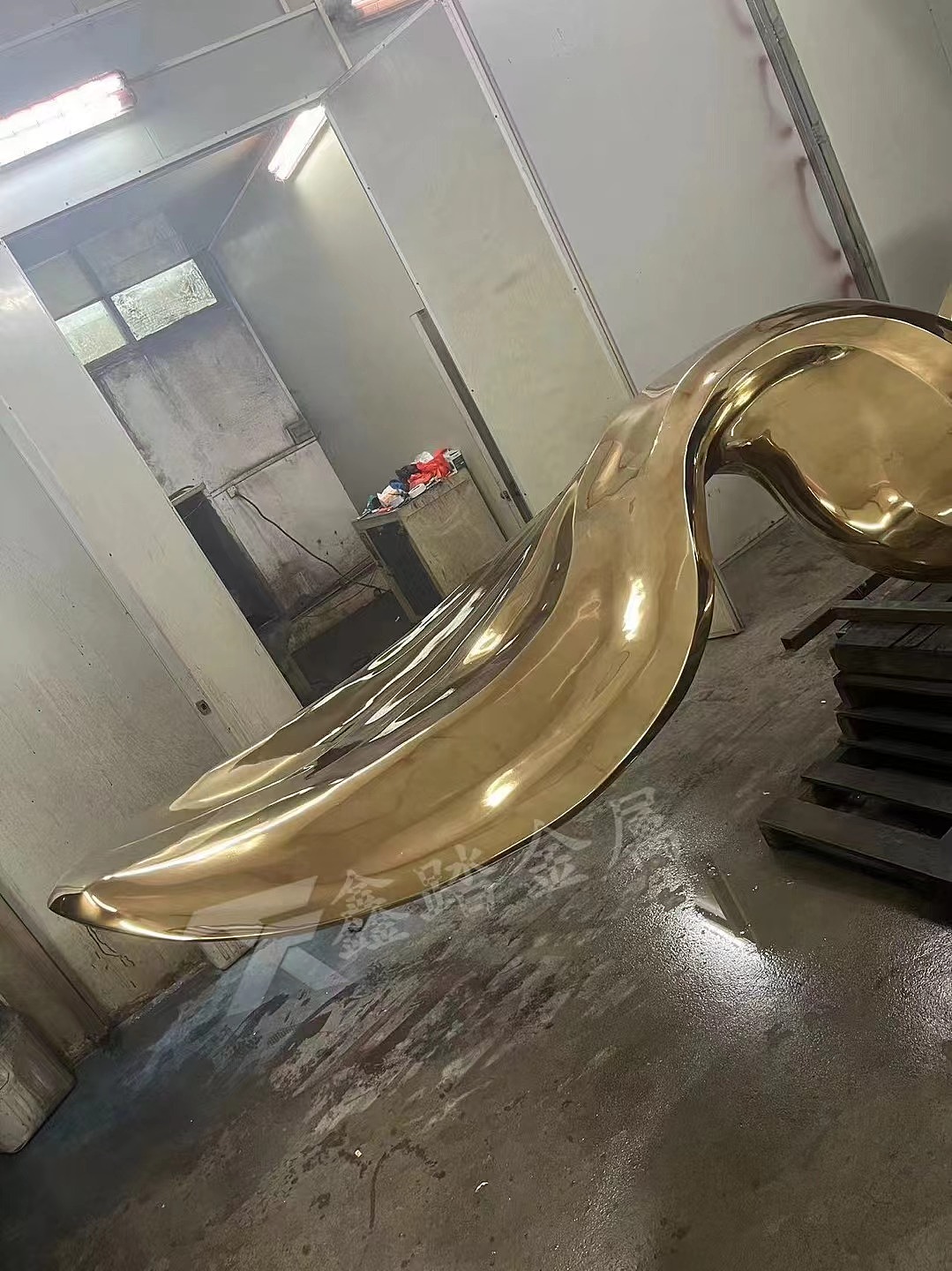 镜面钛金不锈钢飘带雕塑 不锈钢工艺制品定制