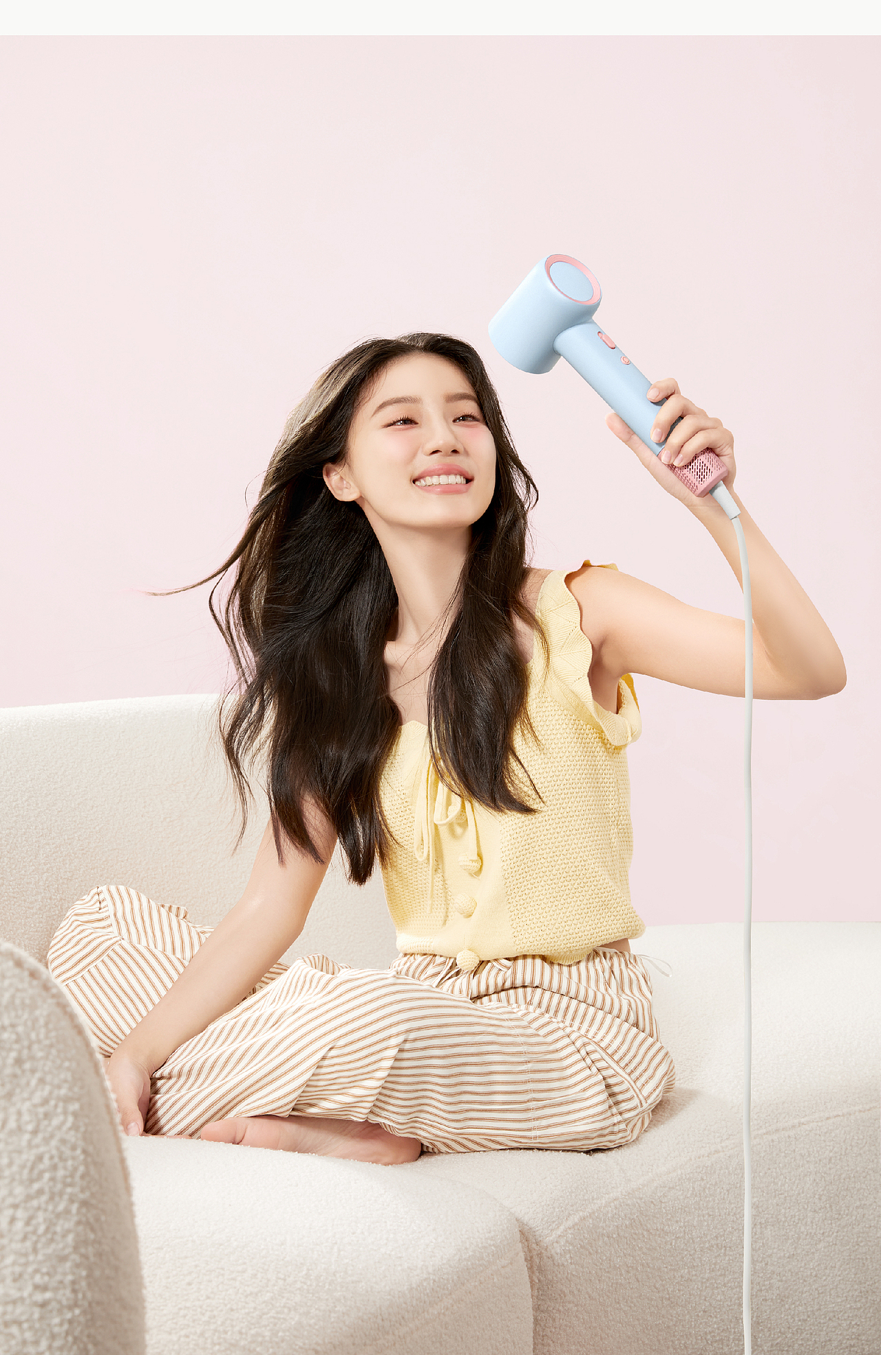 小熊电器 x 瑞德设计 | 小熊润A2高速吹风机-产品设计（图ZMzc3NTAxNjY4） - 生活用品 - 站酷设计师瑞德设计股份原创素材 - 站酷ZCOOL