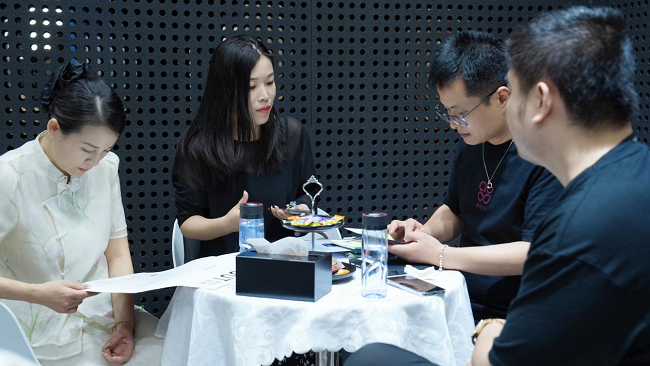 abcd啊啵呲嘚携手央美艺术家，深圳国际珠宝展《未来考古》艺术展圆满落幕（图ZMTQ5MTkzODg=） - 资讯 - 站酷设计师艺术新视觉原创素材 - 站酷ZCOOL