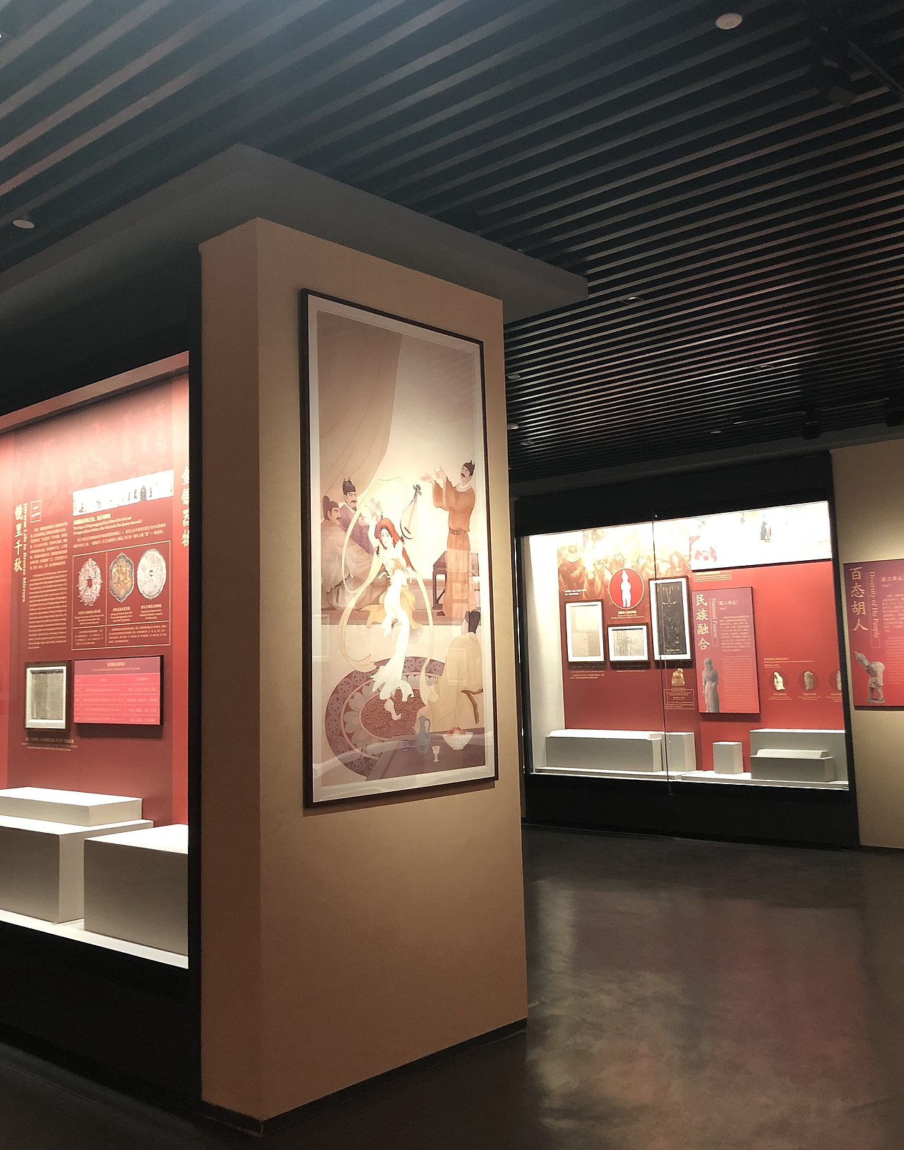 丝绸交易现场展示