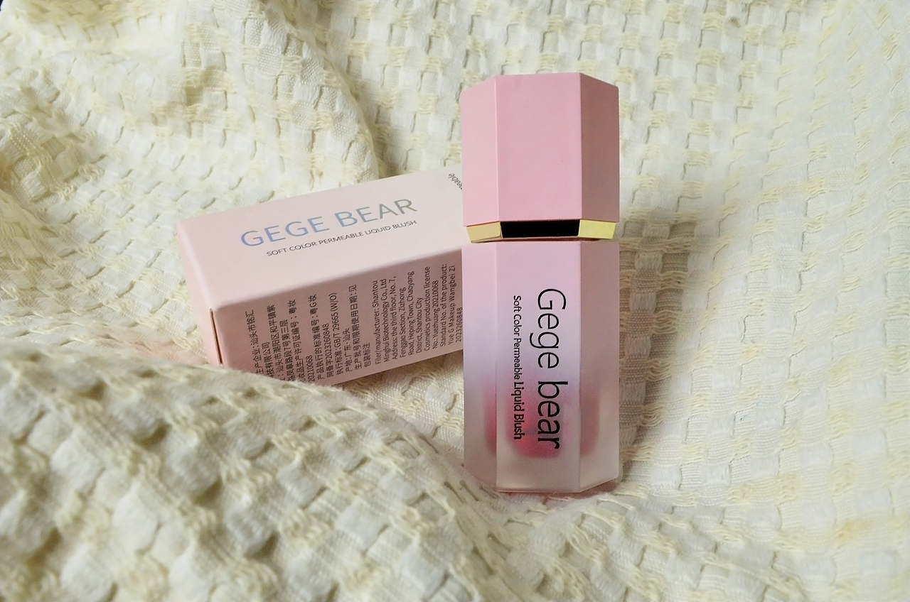 产品摄影——戈戈小熊液体腮红（图ZMzc4MTAxMjA0） - 产品摄影 - 站酷设计师皮皮剪刀手原创素材 - 站酷ZCOOL