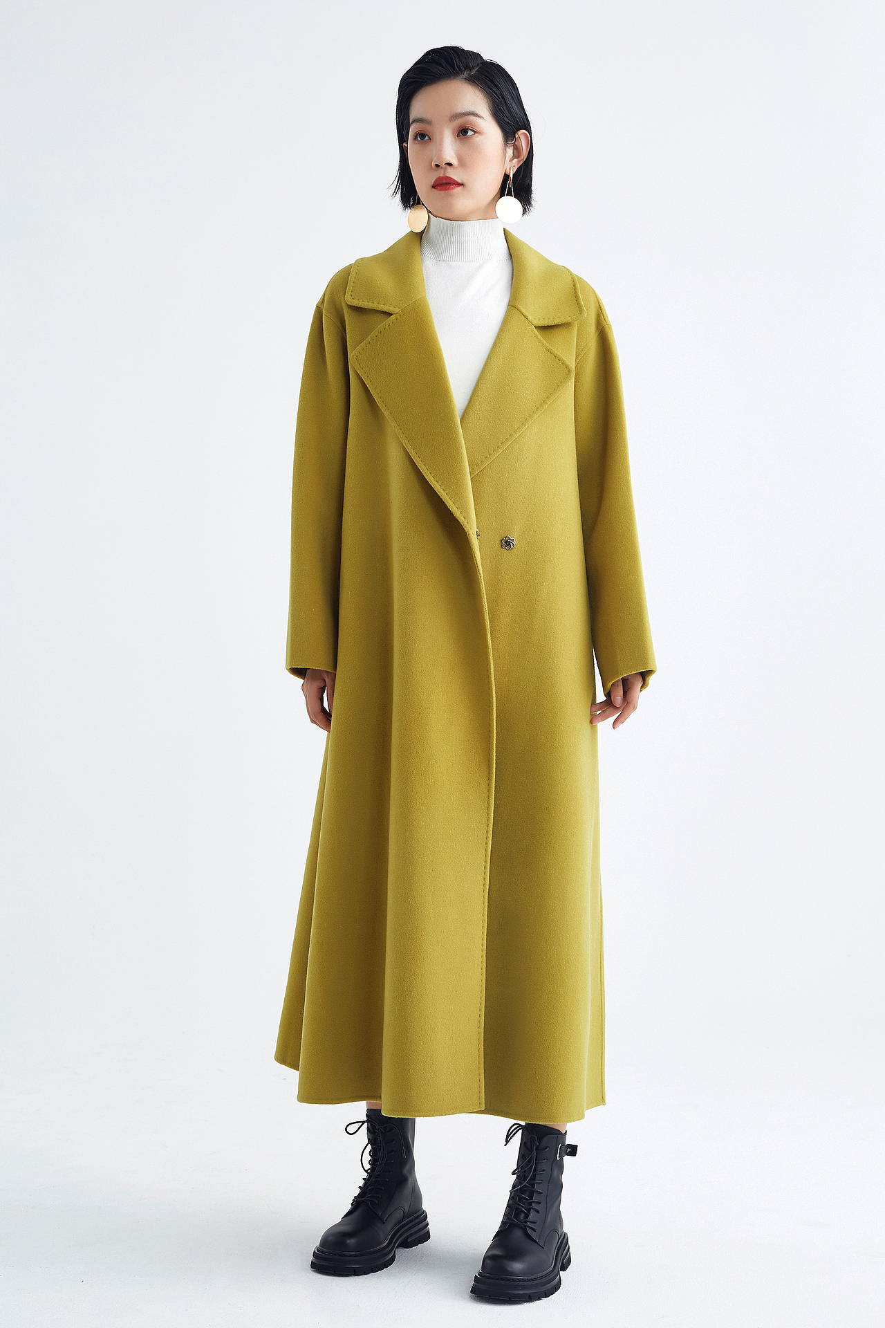  羊绒呢子大衣摄影 冬装外套棉衣拍图 广州摄影公司