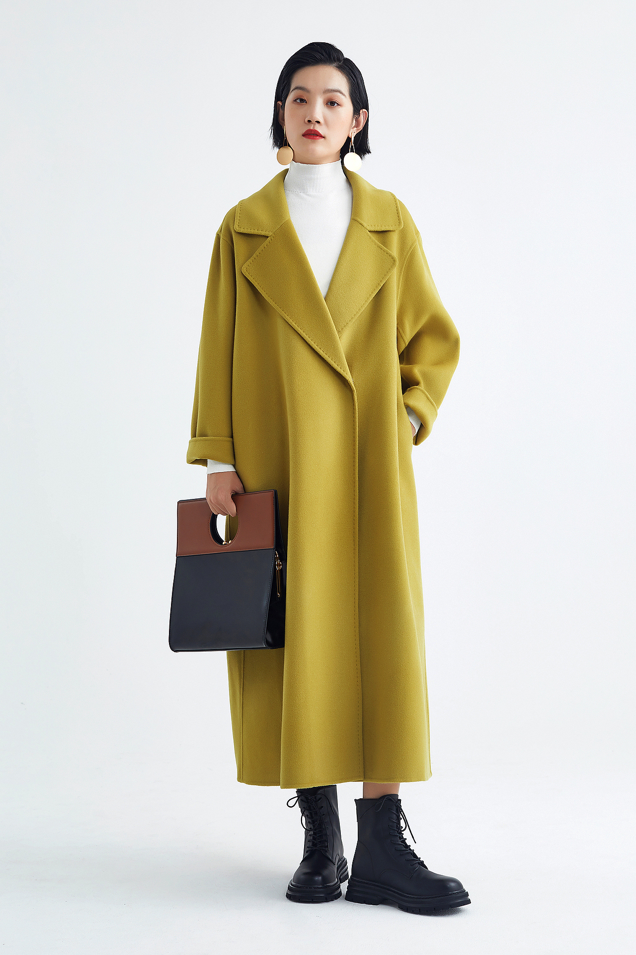  羊绒呢子大衣摄影 冬装外套棉衣拍图 广州摄影公司