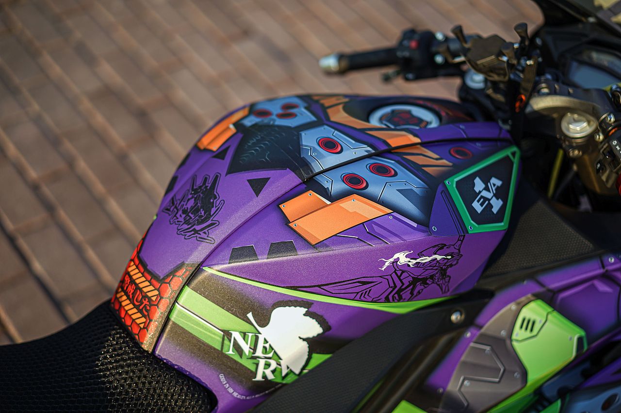 初号机EVA-01-飞鹰R25机车版画涂装定制实拍