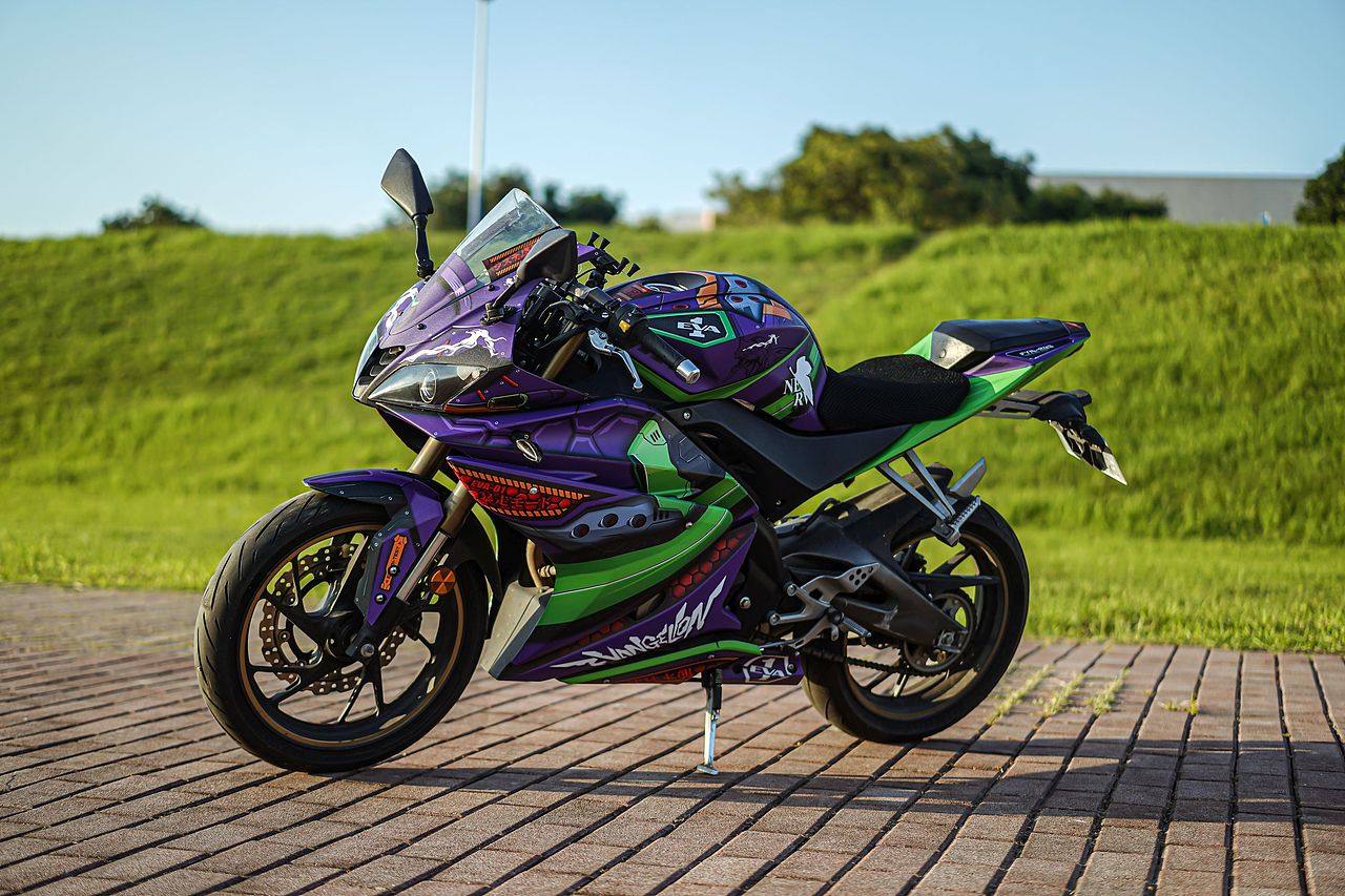 初号机EVA-01-飞鹰R25机车版画涂装定制实拍