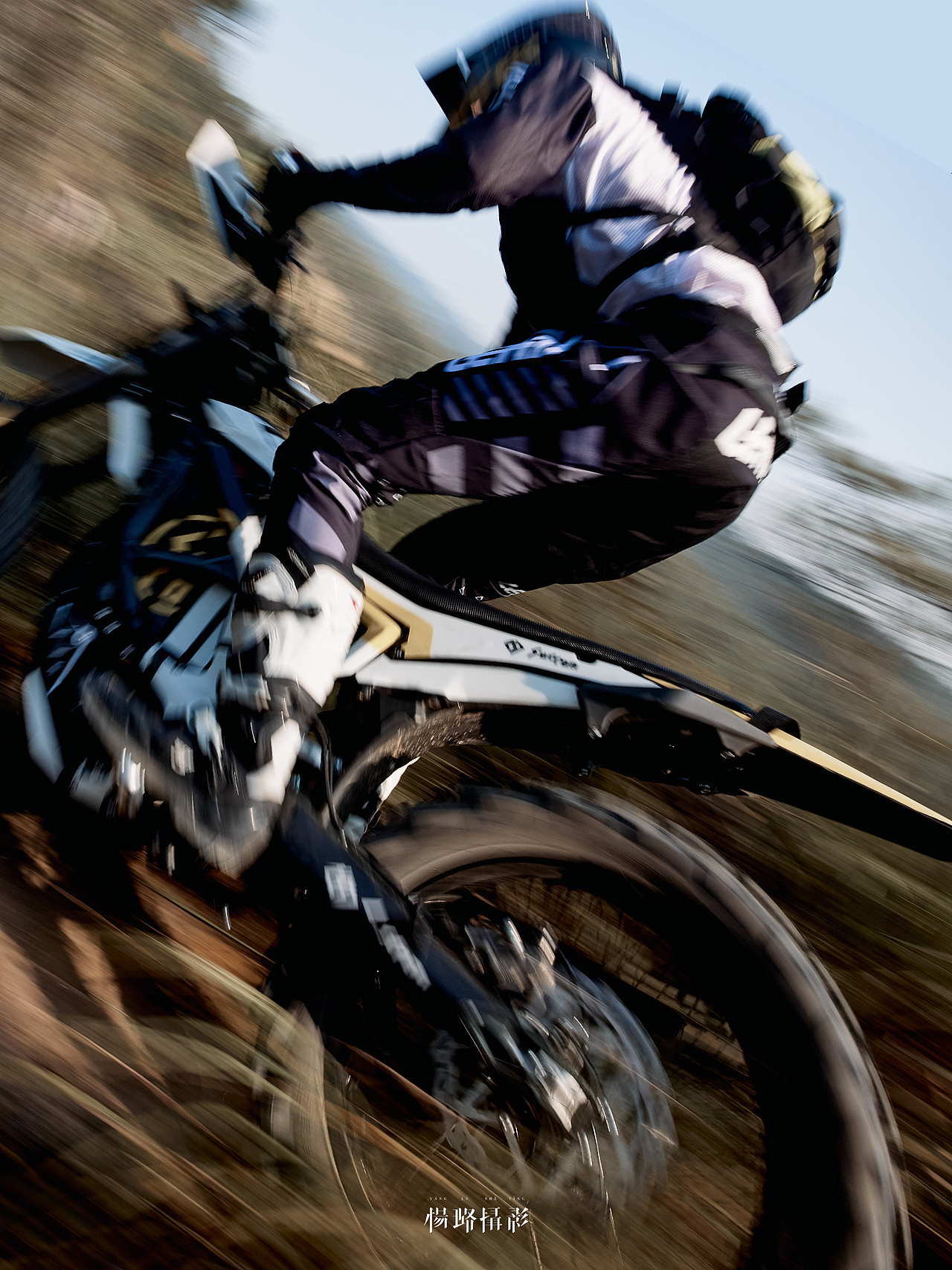 山河冷漠，极蜂炙热（图ZMzc4MzE0OTE2） - 时尚/艺术摄影 - 站酷设计师杨璐摄影原创素材 - 站酷ZCOOL