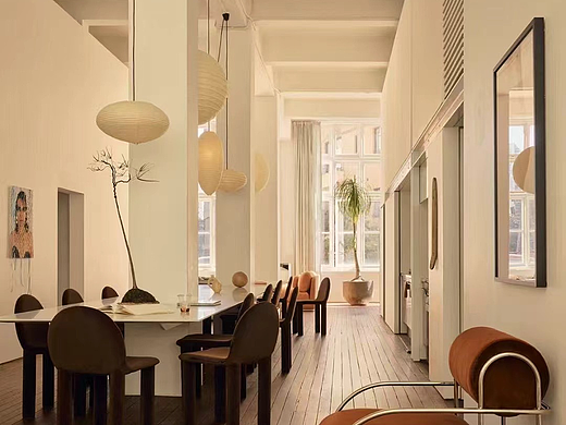 介于艺术装置和住宅之间