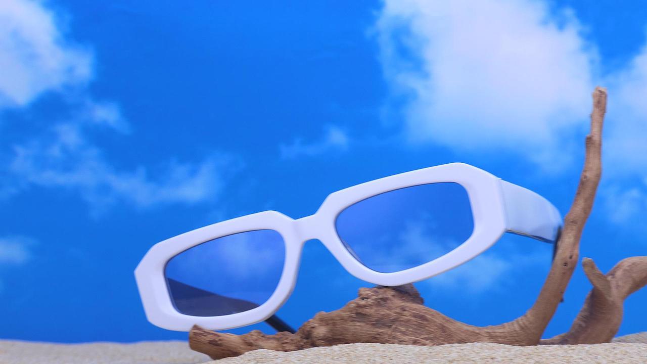 深圳眼镜工厂_同GM款白色胶架眼镜MF7586-新创森（图ZMzc4Mzc5NzY4） - 配饰 - 站酷设计师新创森眼镜工厂原创素材 - 站酷ZCOOL