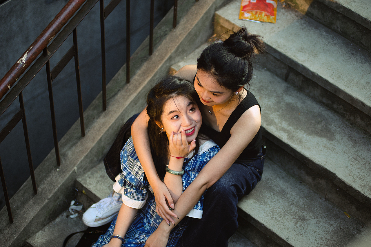 【电影感】复古筒子楼（图ZMzc4NDQ2Nzgw） - 人像摄影 - 站酷设计师爱西安的摄影师原创素材 - 站酷ZCOOL